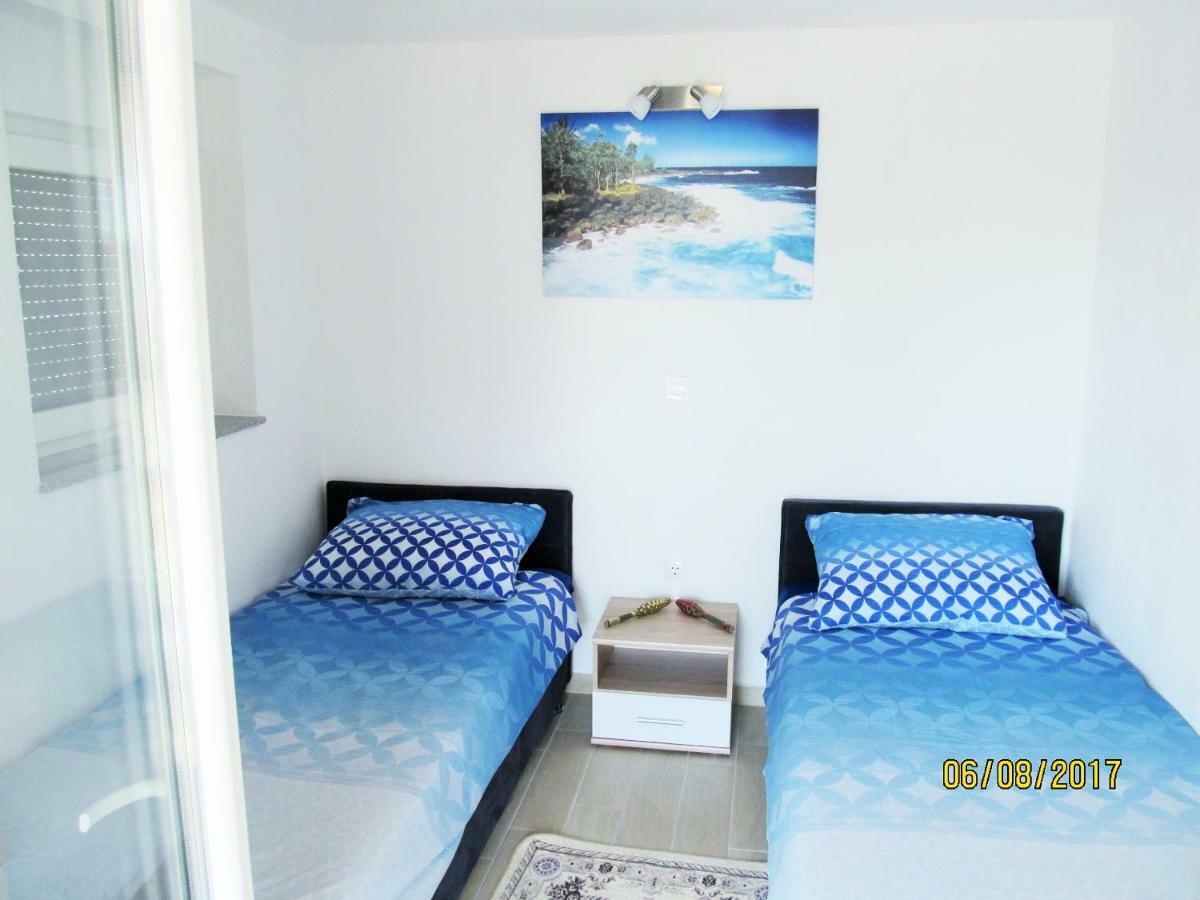 Apartmani Mala Sirena Maslenica Exterior photo