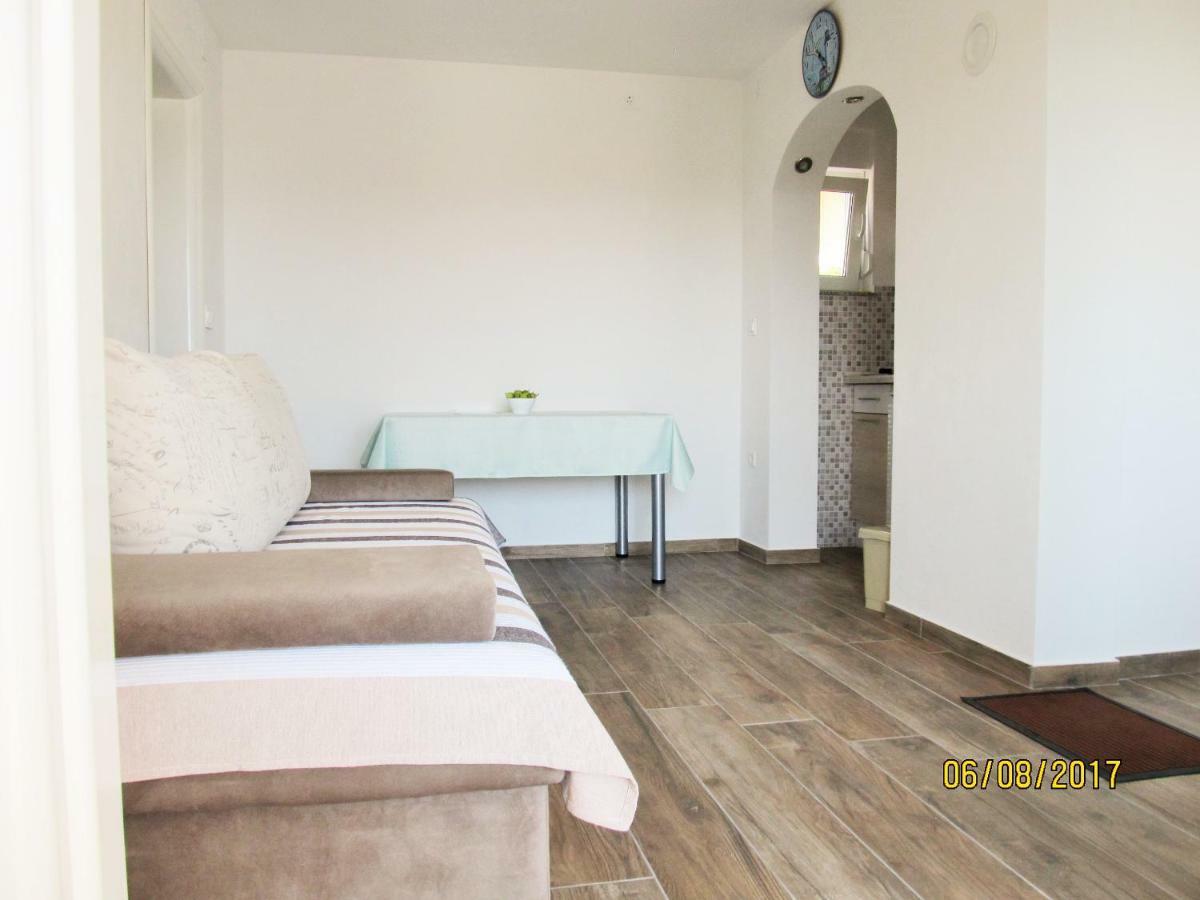 Apartmani Mala Sirena Maslenica Exterior photo