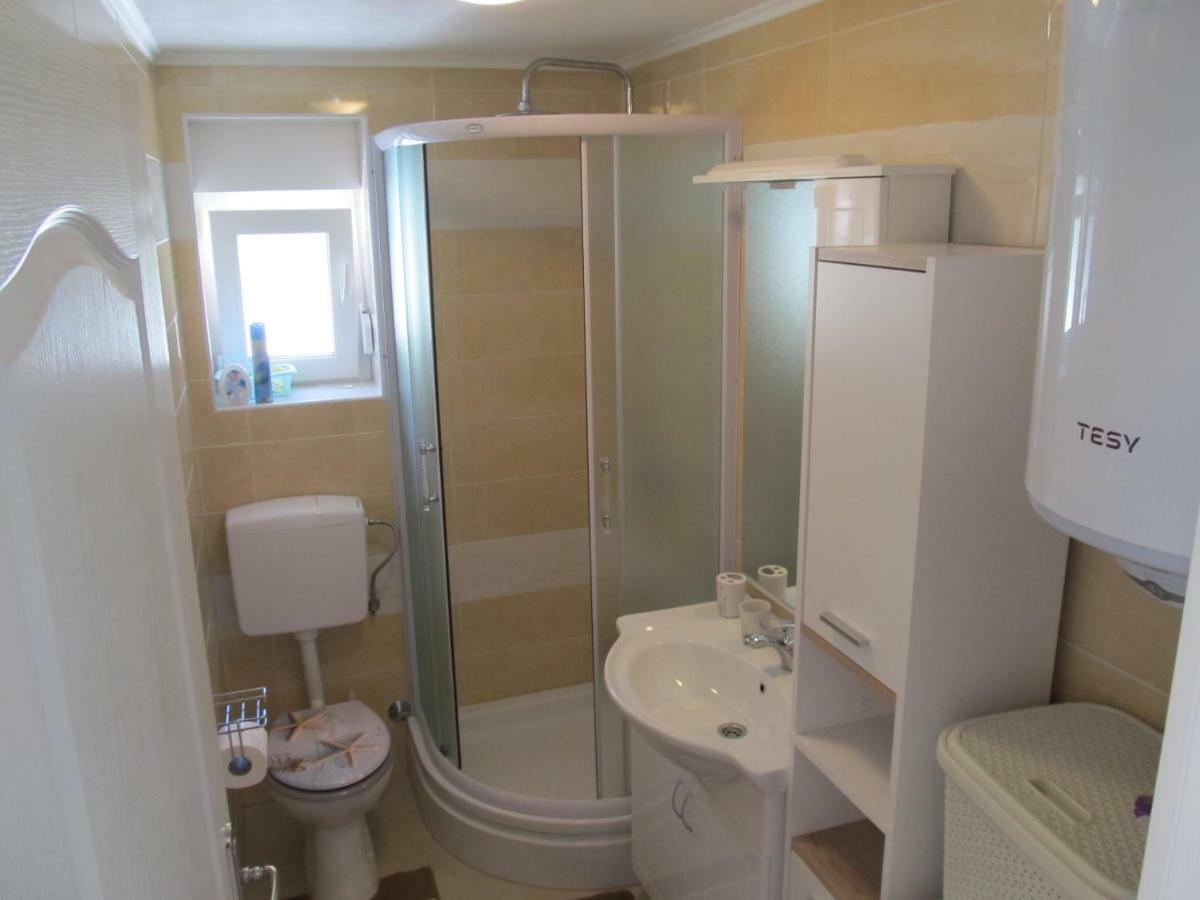 Apartmani Mala Sirena Maslenica Exterior photo