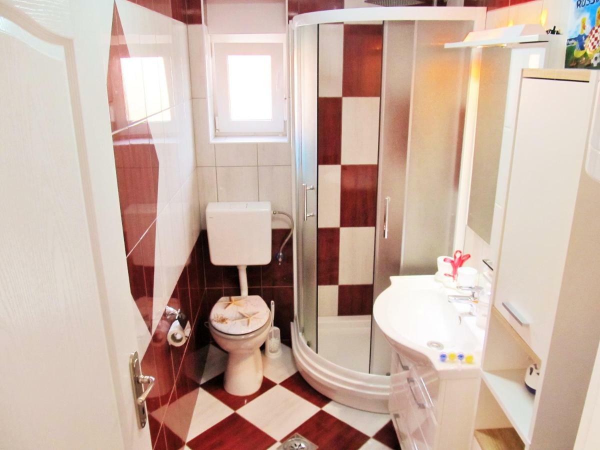 Apartmani Mala Sirena Maslenica Exterior photo