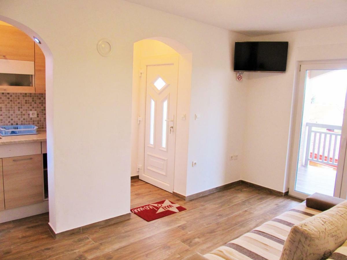 Apartmani Mala Sirena Maslenica Exterior photo