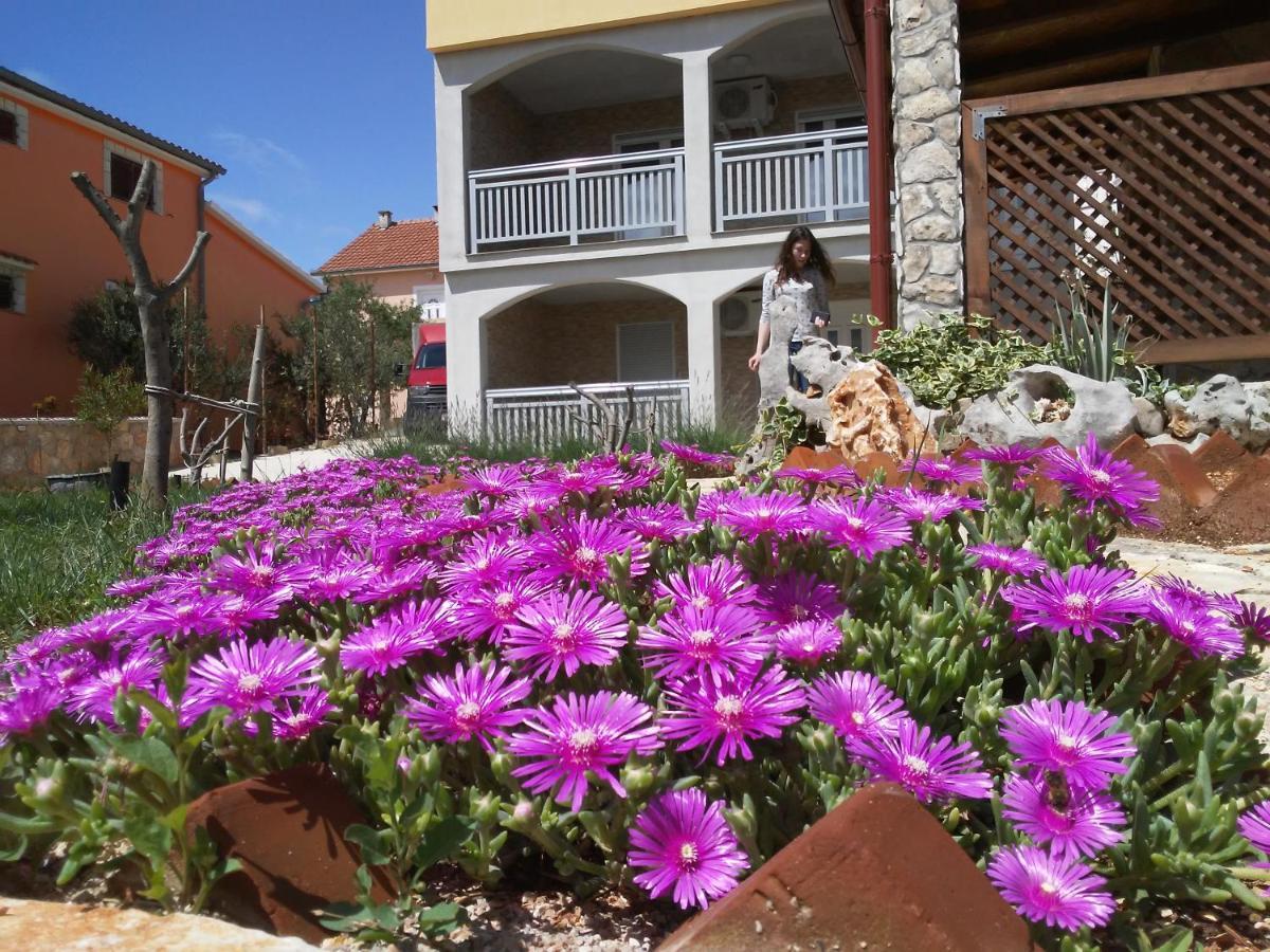 Apartmani Mala Sirena Maslenica Exterior photo